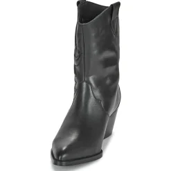 Betty London LOVALI