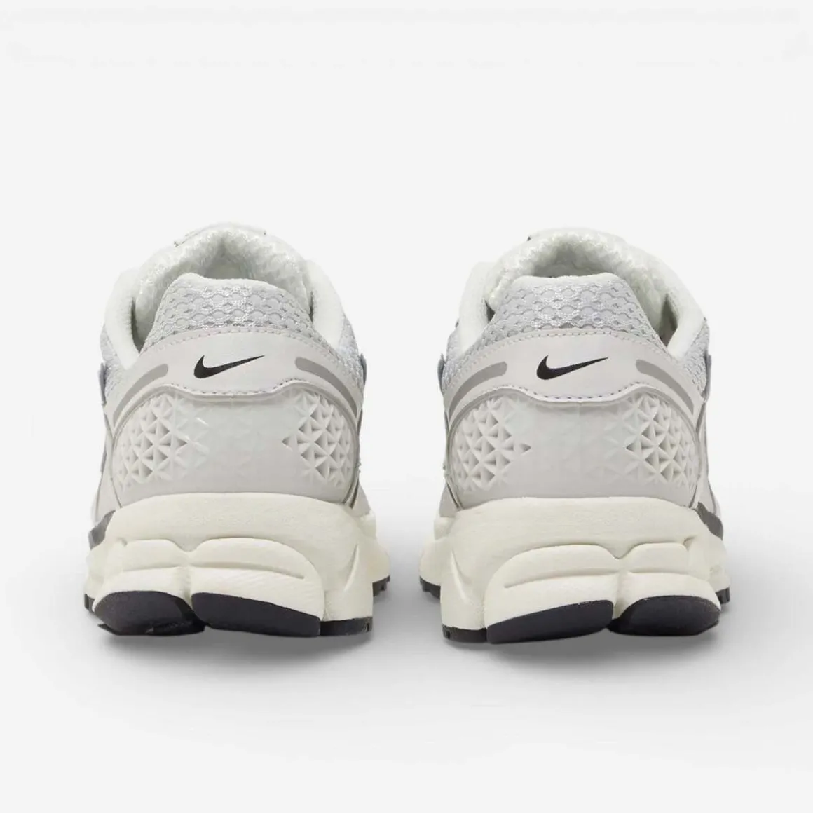 Nike Zoom Vomero 5 Photon Dust